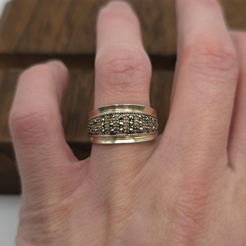 Size 8 Sterling Silver Cool Marcasite Stones Ring A1208
